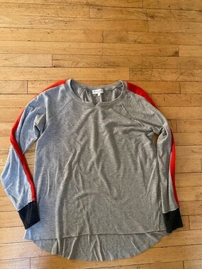 Michael stars great long sleeve top. So soft. Size medium.